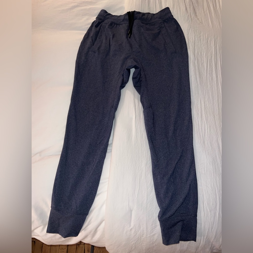Men’s Size Large Navy LuluLemon Joggers! Lightly worn